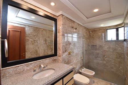 Apartamento para alugar com 355m², 4 quartos e 4 vagasBanheiro da Suíte 4