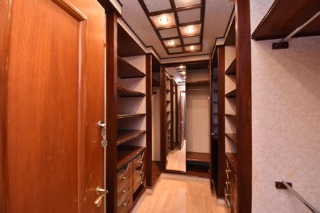 Apartamento para alugar com 355m², 4 quartos e 4 vagasCloset da Suíte Master