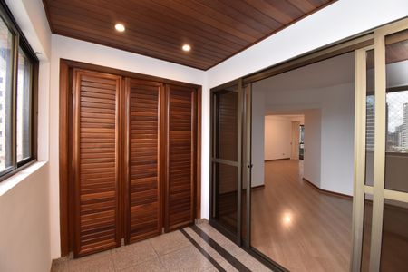 Apartamento para alugar com 355m², 4 quartos e 4 vagasÁrea gourmet com Churrasqueira