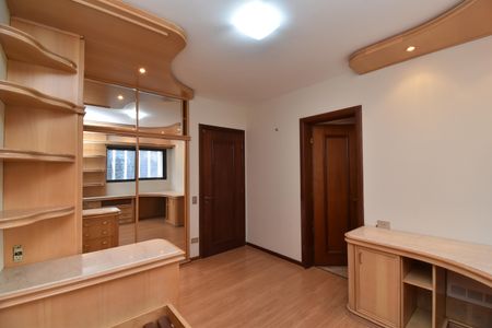 Apartamento para alugar com 355m², 4 quartos e 4 vagasSuíte 3