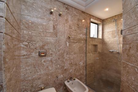 Apartamento para alugar com 355m², 4 quartos e 4 vagasBanheiro da Suíte 2