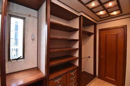 Apartamento para alugar com 355m², 4 quartos e 4 vagasCloset da Suíte Master