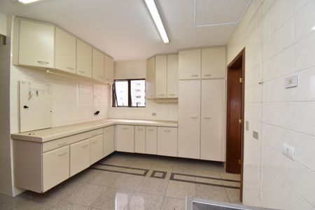 Apartamento para alugar com 355m², 4 quartos e 4 vagasÁrea de Serviço