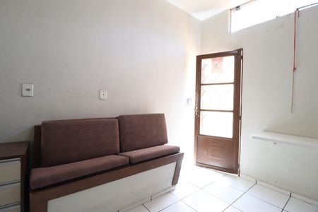 Sala/Cozinha de casa para alugar com 2 quartos, 42m² em Bom Jesus, Uberlândia