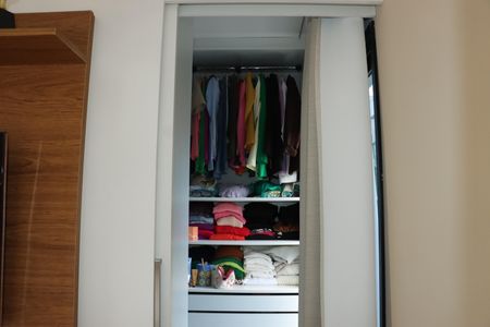 Casa de condomínio para alugar com 150m², 3 quartos e 2 vagasCloset Suíte 3