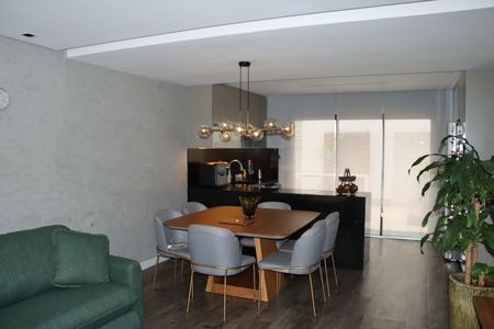 Casa de condomínio para alugar com 150m², 3 quartos e 2 vagasSala/Cozinha