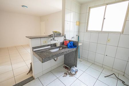 cozinha de apartamento para alugar com 2 quartos, 48m² em São João Batista, Belo Horizonte