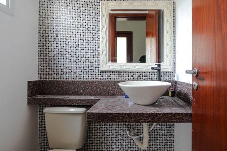 Casa de condomínio para alugar com 120m², 3 quartos e 2 vagasLavabo