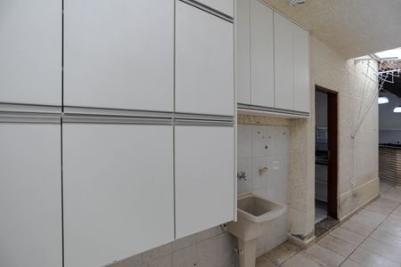 Casa de condomínio para alugar com 120m², 3 quartos e 2 vagasÁrea de Serviço