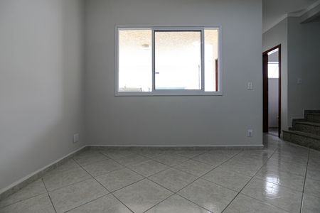 Casa de condomínio para alugar com 120m², 3 quartos e 2 vagasSala