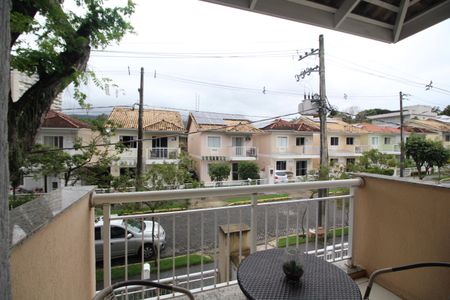 Casa de condomínio à venda com 120m², 4 quartos e 2 vagasQuarto 4 - Varanda