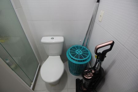 Casa de condomínio à venda com 120m², 4 quartos e 2 vagasBanheiro de Serviço