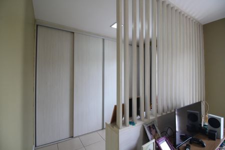 Casa de condomínio à venda com 120m², 4 quartos e 2 vagasQuarto 4 - Closet