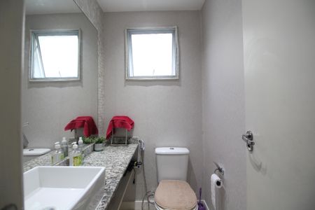 Casa de condomínio à venda com 120m², 4 quartos e 2 vagasLavabo