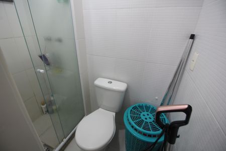 Casa de condomínio à venda com 120m², 4 quartos e 2 vagasBanheiro de Serviço