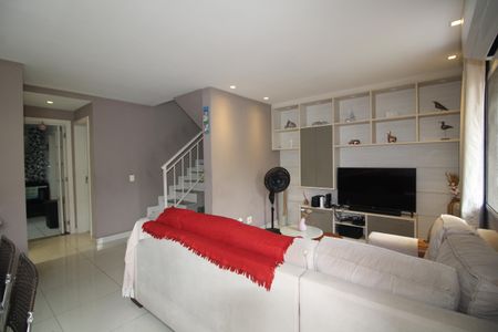 Casa de condomínio à venda com 120m², 4 quartos e 2 vagasSala