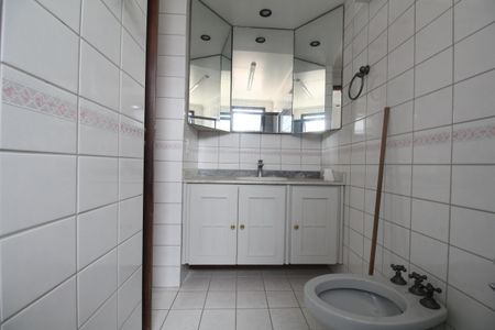 Apartamento à venda com 62m², 2 quartos e 2 vagasBanheiro 1