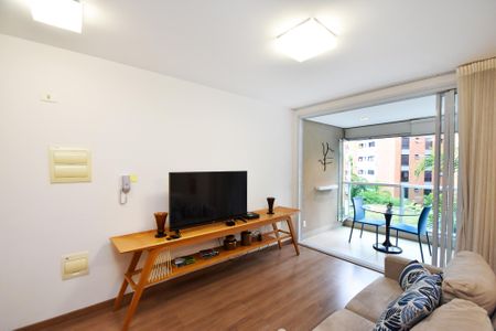 sala de estar de kitnet/studio para alugar com 1 quarto, 33m² em Vila Madalena, São Paulo