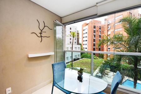 mesa jantar varanda de kitnet/studio para alugar com 1 quarto, 33m² em Vila Madalena, São Paulo