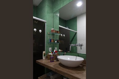 Apartamento à venda com 61m², 1 quarto e 2 vagas Apartamento à venda com 61m², 1 quarto e 2 vagasBanheiro social