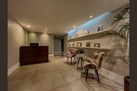 Apartamento à venda com 61m², 1 quarto e 2 vagas Apartamento à venda com 61m², 1 quarto e 2 vagasFachada e portaria