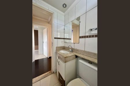 Banheiro de apartamento à venda com 2 quartos, 50m² em Vila Industrial (campinas), Campinas