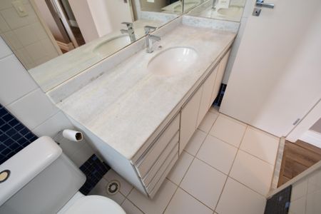 Casa de condomínio para alugar com 85m², 3 quartos e 2 vagasBanheiro Suíte