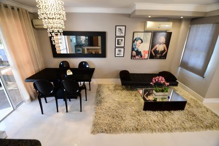 Casa de condomínio para alugar com 85m², 3 quartos e 2 vagasSala