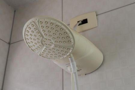 Casa para alugar com 180m², 2 quartos e 2 vagas Casa para alugar com 180m², 2 quartos e 2 vagasBanheiro de serviço