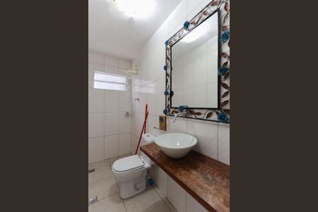 Casa para alugar com 180m², 2 quartos e 2 vagas Casa para alugar com 180m², 2 quartos e 2 vagasBanheiro de serviço