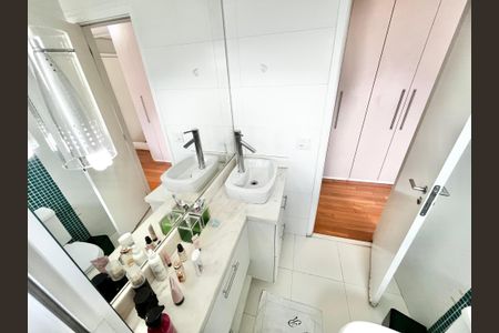 Apartamento à venda com 110m², 3 quartos e 2 vagas Apartamento à venda com 110m², 3 quartos e 2 vagasBanheiro da Suíte 1