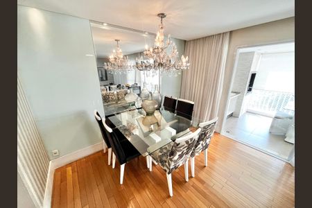 Apartamento à venda com 110m², 3 quartos e 2 vagas Apartamento à venda com 110m², 3 quartos e 2 vagasSala