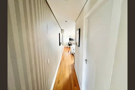 Apartamento à venda com 110m², 3 quartos e 2 vagas Apartamento à venda com 110m², 3 quartos e 2 vagasCorredor