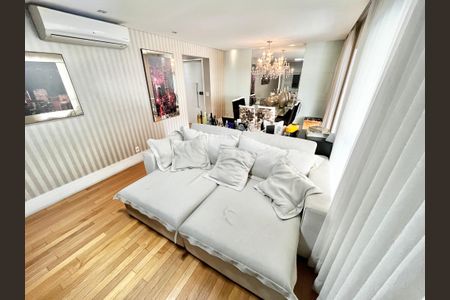 Apartamento à venda com 110m², 3 quartos e 2 vagas Apartamento à venda com 110m², 3 quartos e 2 vagasSala