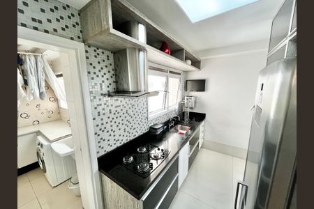 Apartamento à venda com 110m², 3 quartos e 2 vagas Apartamento à venda com 110m², 3 quartos e 2 vagasCozinha