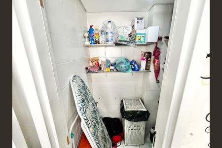 Apartamento à venda com 110m², 3 quartos e 2 vagas Apartamento à venda com 110m², 3 quartos e 2 vagasDespensa