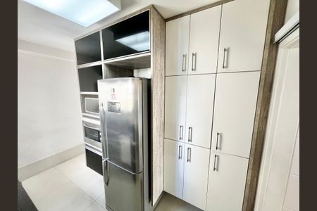 Apartamento à venda com 110m², 3 quartos e 2 vagas Apartamento à venda com 110m², 3 quartos e 2 vagasCozinha