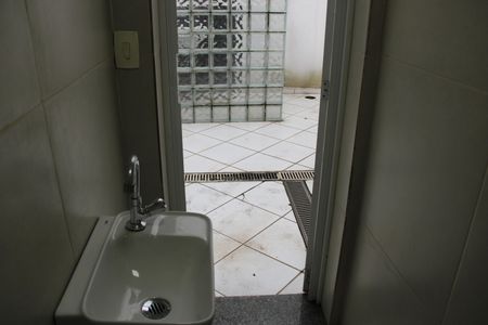 Casa à venda com 120m², 5 quartos e 2 vagasBanheiro 1