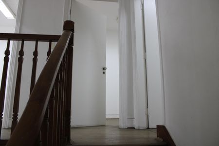 Casa à venda com 120m², 5 quartos e 2 vagasEscada 1