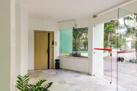 Apartamento à venda com 50m², 2 quartos e 1 vaga Apartamento à venda com 50m², 2 quartos e 1 vagaPortaria