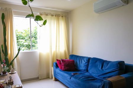 Sala de apartamento à venda com 2 quartos, 50m² em Pilares, Rio de Janeiro
