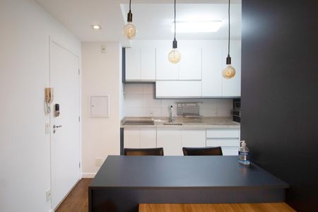 Apartamento para alugar com 71m², 1 quarto e 2 vagas Apartamento para alugar com 71m², 1 quarto e 2 vagasCozinha