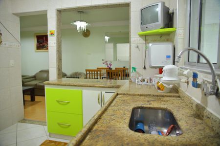 Casa à venda com 65m², 2 quartos e 2 vagasCozinha 