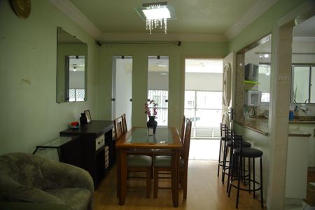 Casa à venda com 65m², 2 quartos e 2 vagasSala