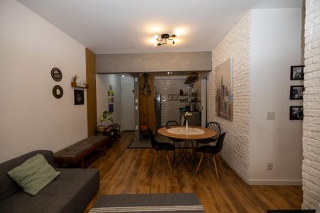 Sala de apartamento para alugar com 3 quartos, 85m² em Jardim Tupanci, Barueri