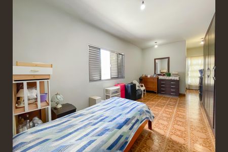 Casa à venda com 210m², 4 quartos e 1 vagaSuíte 1