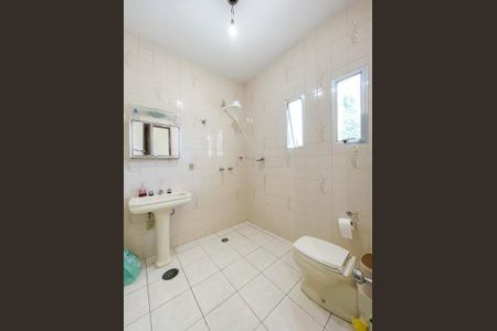 Casa à venda com 210m², 4 quartos e 1 vagaBanheiro da Suíte 1