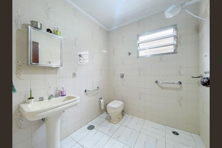 Casa à venda com 210m², 4 quartos e 1 vagaBanheiro 4