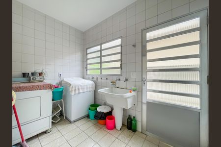 Casa à venda com 210m², 4 quartos e 1 vagaÁrea de Serviço