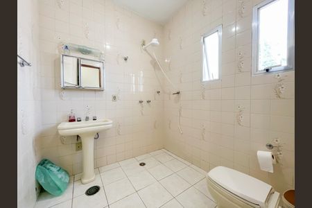 Casa à venda com 210m², 4 quartos e 1 vagaBanheiro da Suíte 1